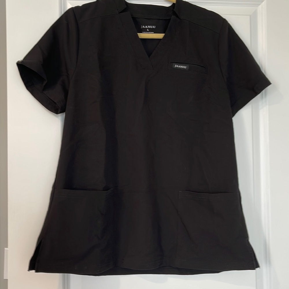 Jaanuu scrub top